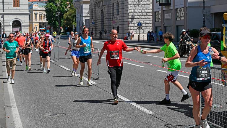 10.000 tekačic in tekačev preplavilo Trst