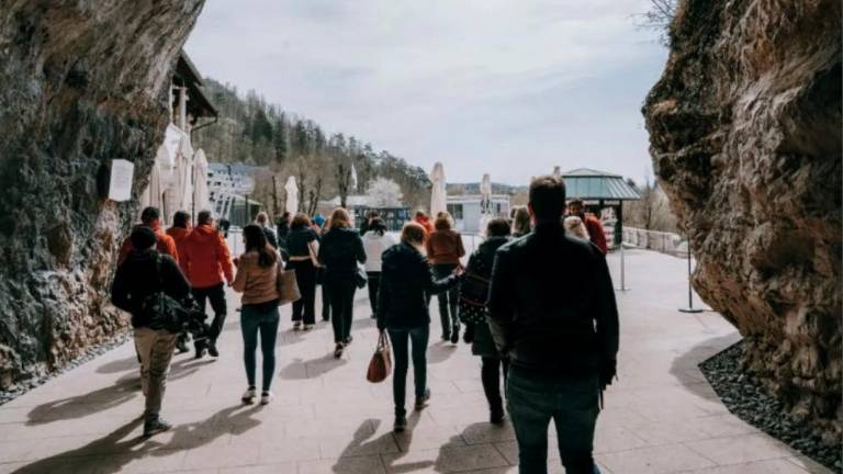 Družba Postojnska jama letos z devetodstotno rastjo prihodkov