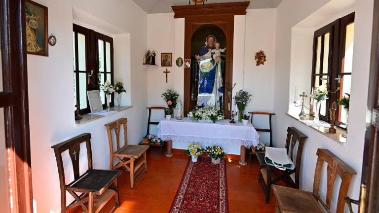 V Gabrovcu odkrili prenovljeno kapelico Matere Božje