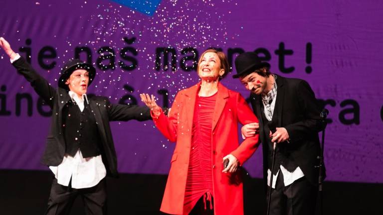 Kinomagnet za tkanje novih prijateljstev