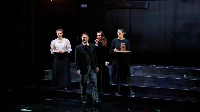 Zaživel lirični muzikal Besneče morje