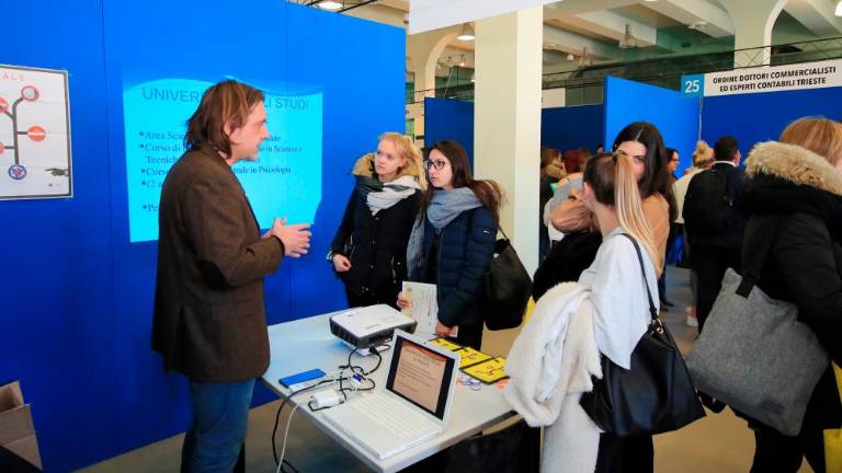 Dijaki obiskali Salon poklicev in znanj