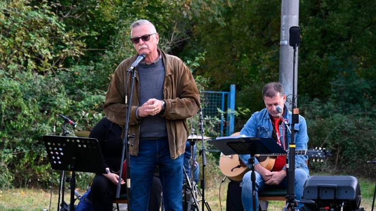 Uspel pohod po kraških pečinah in spomenikih