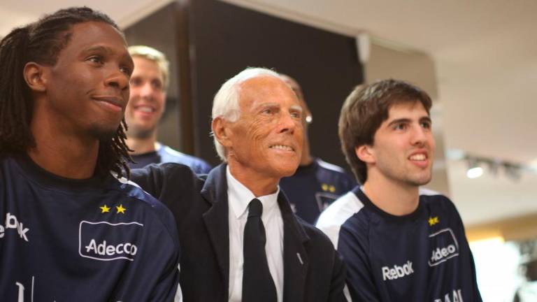 Umrl modni oblikovalec Giorgio Armani