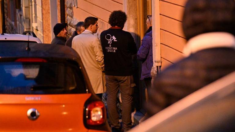 V stanovanju pri Svetem Alojziju našli moško truplo