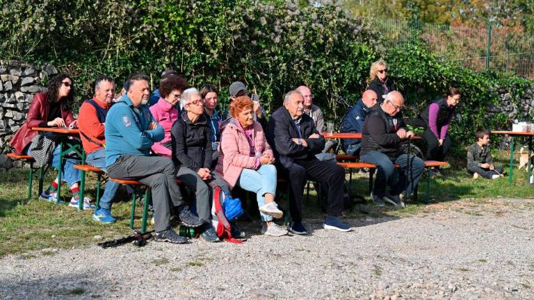 Uspel pohod po kraških pečinah in spomenikih