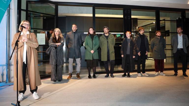 Zgodovino prikazujejo skozi zgodbe ljudi