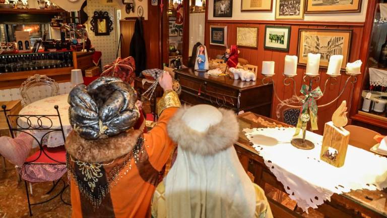 Koledniška pesem odmevala med snežinkami