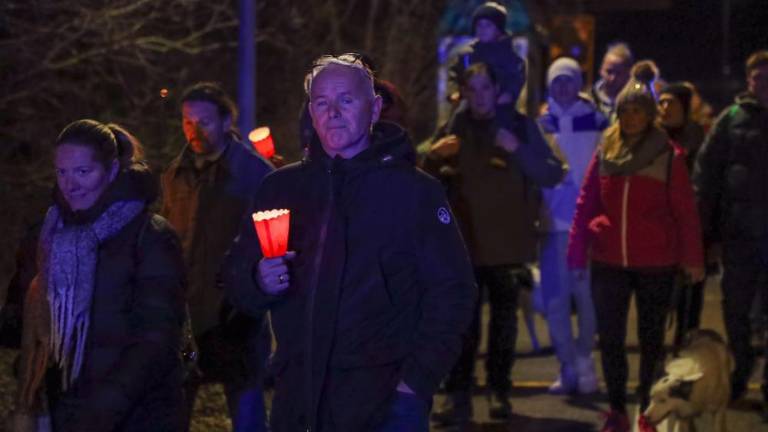 S čezmejno baklado pomagali hospicu