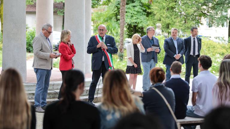 18-letnim Goričanom ustava v štirih jezikih