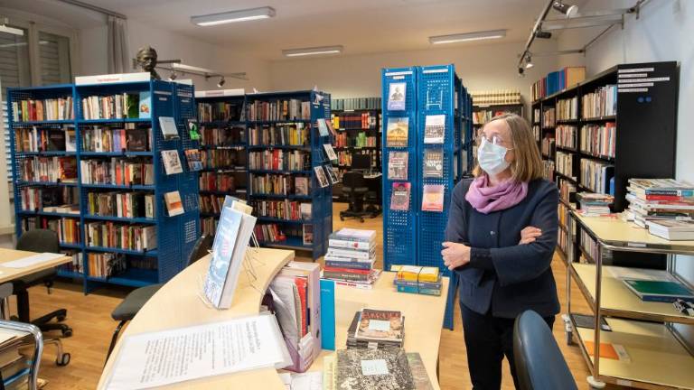 Knjižnice počasi odprte, knjige pa v karanteni