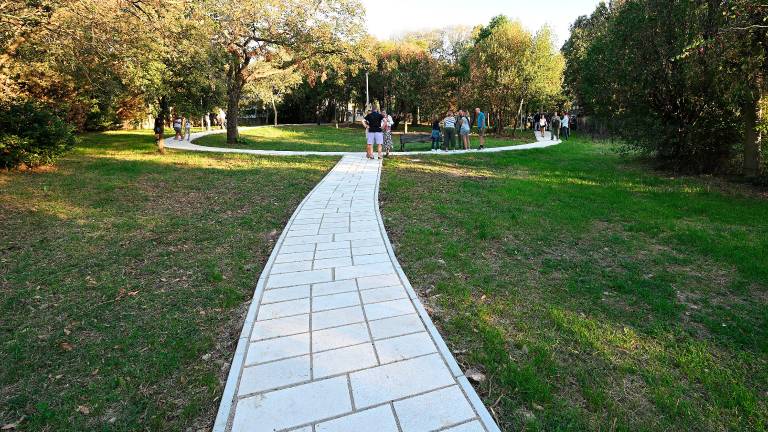 Devin bogatejši za park miru