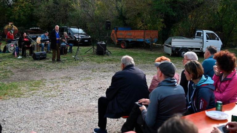 Uspel pohod po kraških pečinah in spomenikih