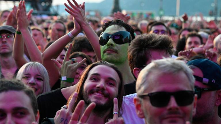 Gorillaz občinstvo popeljali na potovanje skozi 25 let svoje zgodovine