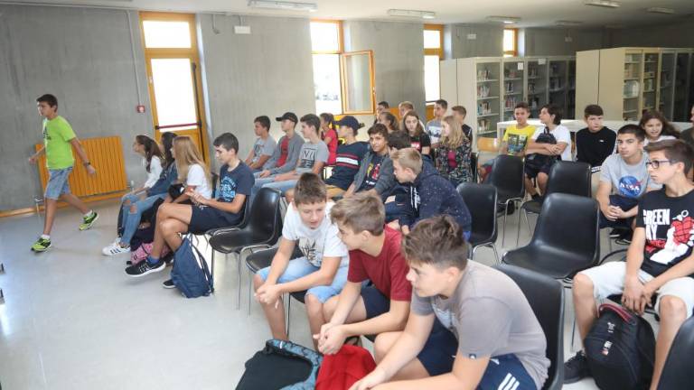 Na licejih več dijakov, tehniške šole stabilne