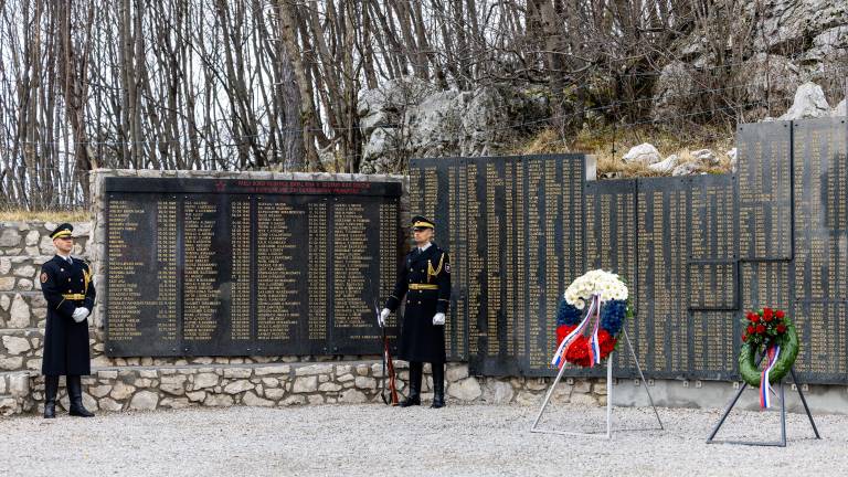 Na Trnovski planoti slovesno odprli prenovljen spominski park