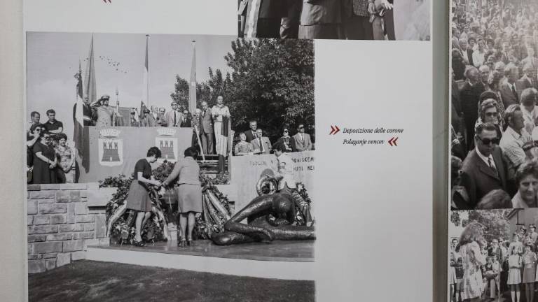 Poklon padlim in postaviteljem spomenika pri Korošcih