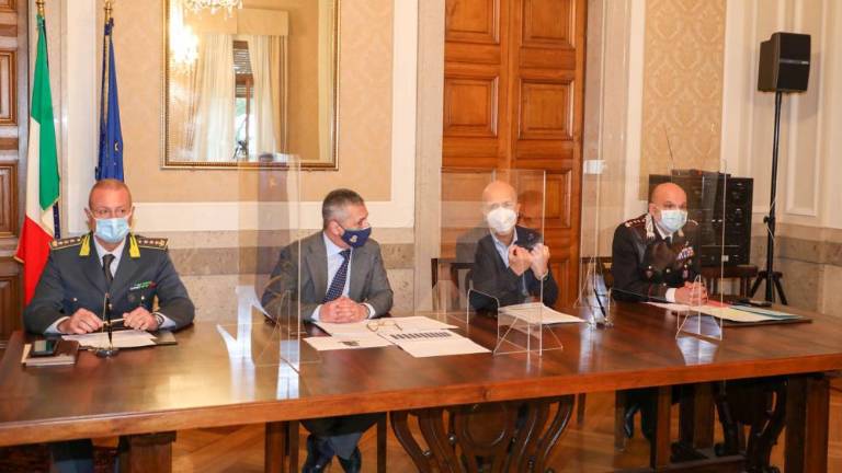 Manj kaznivih dejanj, več nasilja v družini in spletnih goljufij