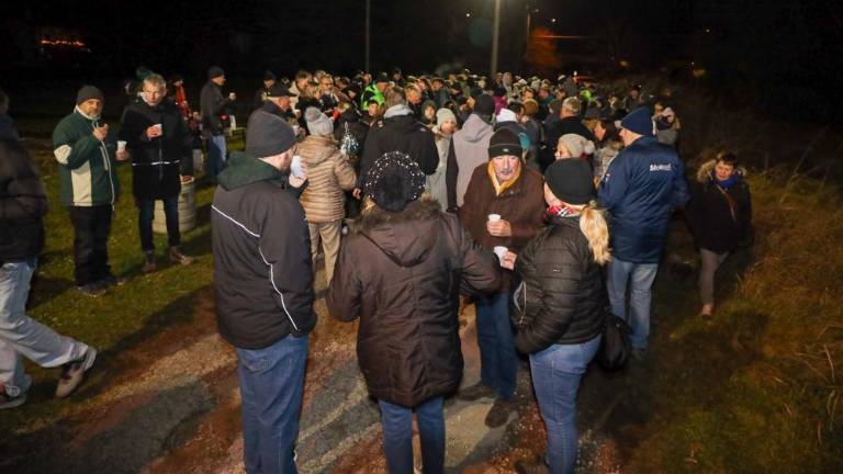 S čezmejno baklado pomagali hospicu