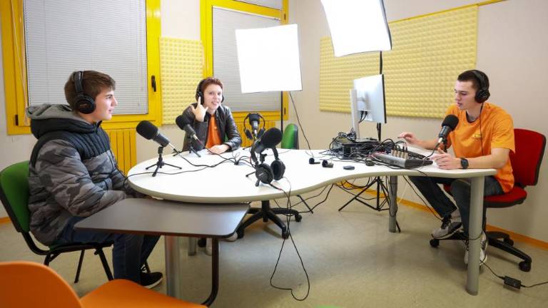 Slovenske drugostopenjske srednje šole na stežaj odprle vrata