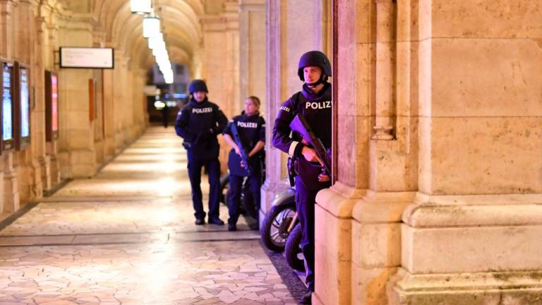 Teroristični napad na Dunaju: »Napadalec islamistični terorist«