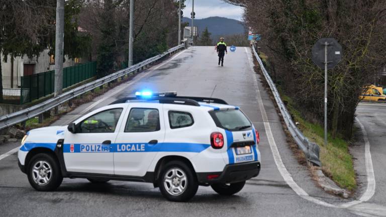 Za promet zaprli most pri Banih