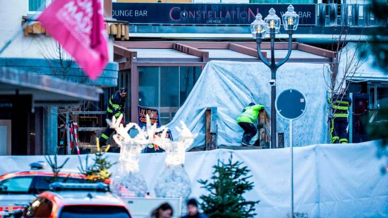 V tragediji v baru v švicarski Crans Montani umrlo več deset ljudi