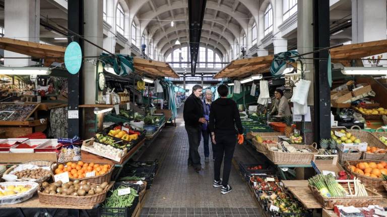 Licenc ne izdajajo, čakajo na obnovitvena dela