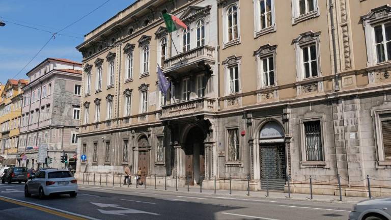 Profesor na konservatoriju Tartini oproščen obtožbe spolnega nasilja