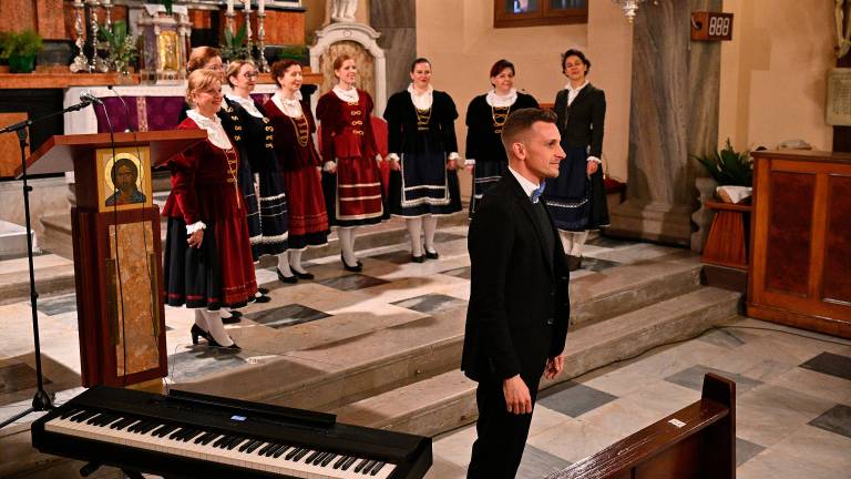 Na tržaškem vikendu Primorske poje nastopilo 15 zborov