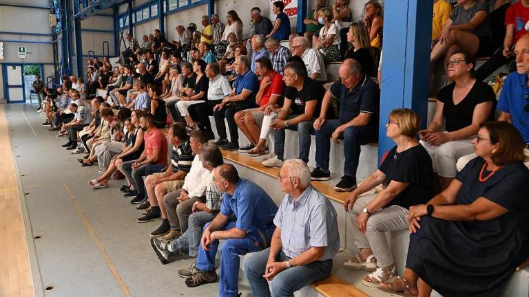 Z občuteno slovesnostjo poimenovali repensko telovadnico po Paolu Colji