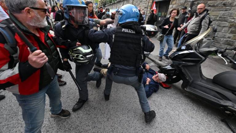 Spet množično, a napeto