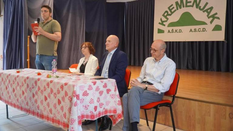 Skozi trpko zgodbo dedka opisal zatiranje Slovencev