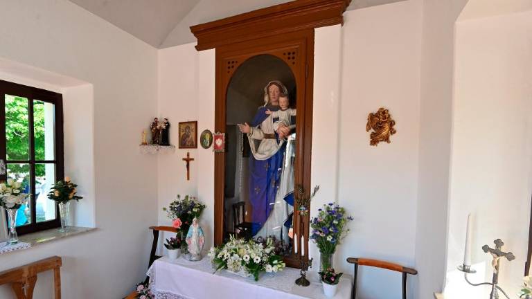 V Gabrovcu odkrili prenovljeno kapelico Matere Božje
