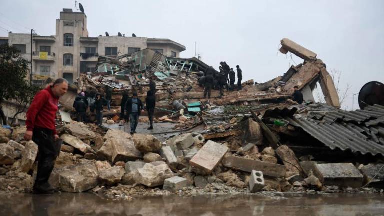 Močan potres na jugovzhodu Turčije, najmanj 1600 mrtvih, več tisoč ranjenih