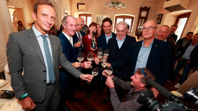 Podvodni prosecco Audace prepričal dve deželi