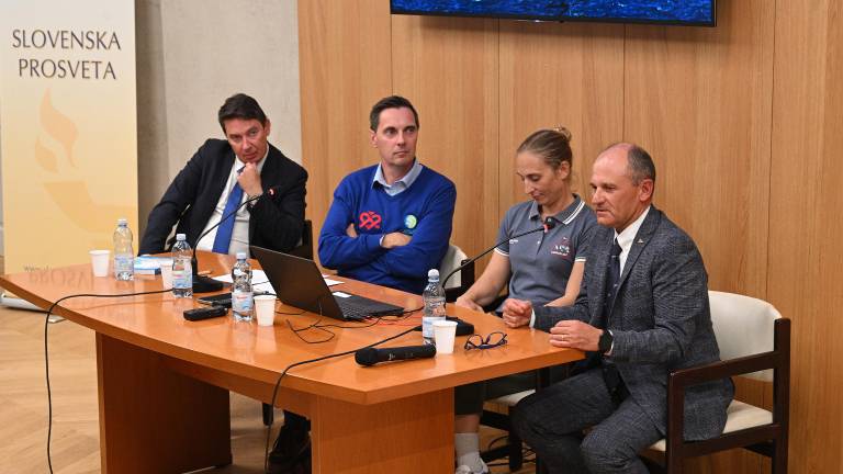 O Slovencih na regati, kjer pride druženje pred tekmovanje