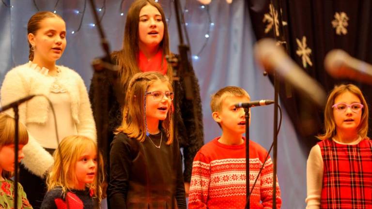 Z glasbo in plesom so vstopili v novo leto