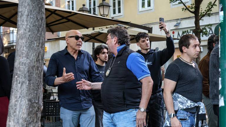 Policija si ogleduje posnetke neofašističnega napada