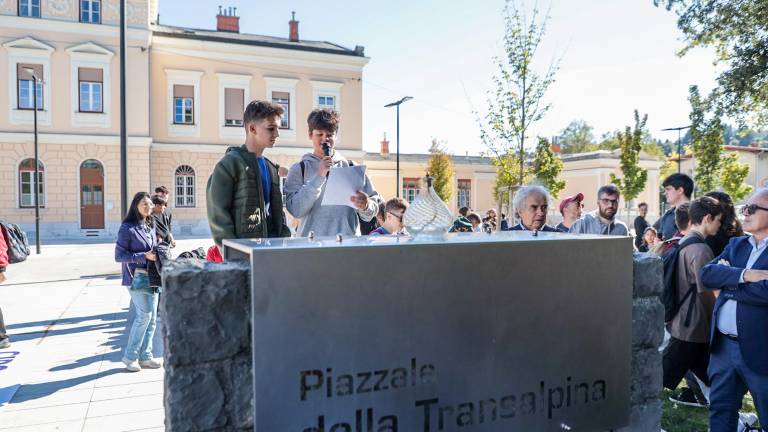 Sporočilu miru iz Assisija mladi ponesli na čezmejni goriški trg