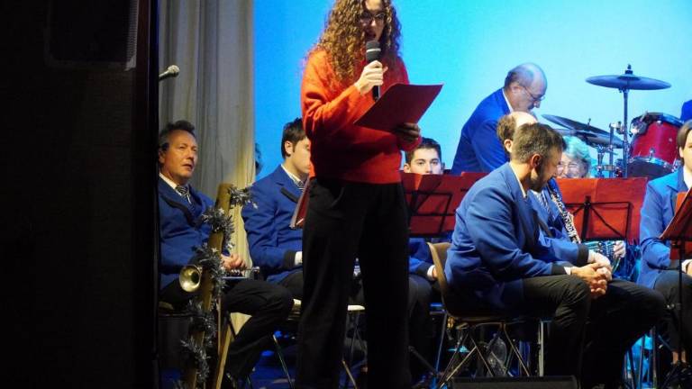 Božični koncert postregel s pestrostjo