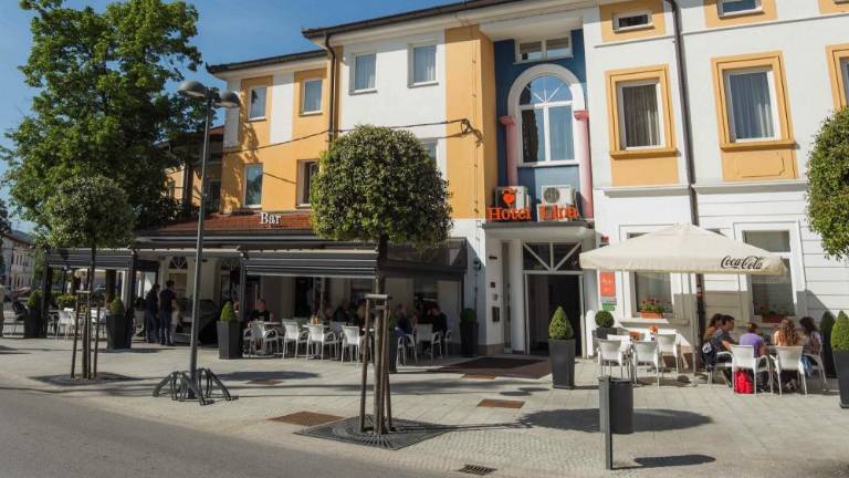 Oborožen rop v hotelu Lipa v Šempetru