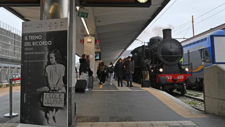 Vlak spomina na eksodus s tehničnimi zagatami