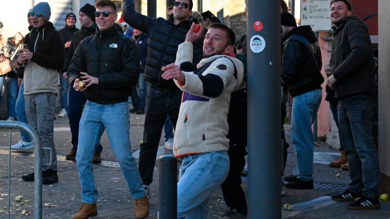 Okrogla obletnica obmetavanja z jabolki