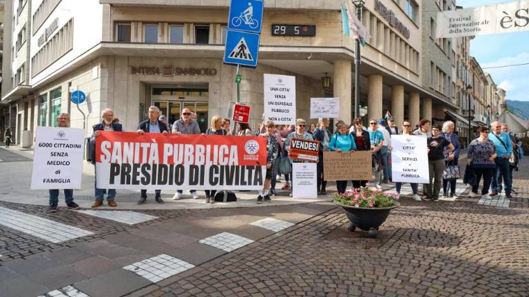 Pred začetkom festivala opozorili na težave v zdravstvu