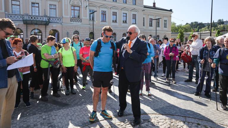 Grofija in pohod poživila mesti