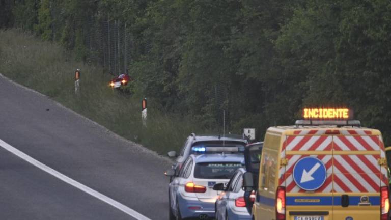 Zaradi nesreče na Krasu začasno zaprli avtocesto