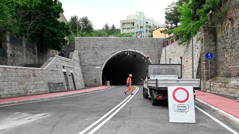 Dela v predoru Bombelj, obvoz avtobusov