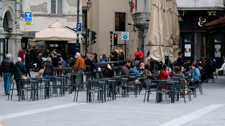 Spet kava, kosilo in aperitiv