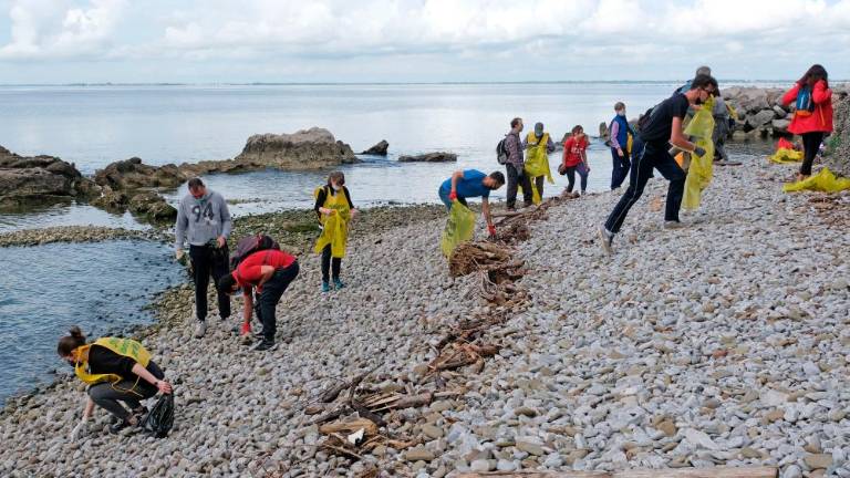 Pri čupah odstranili predvsem plastiko (foto)